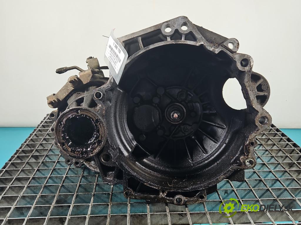 Vw Golf IV 1997-2003 1.4 16v 75 HP manual 55 kW 1390 cm3 3- prevodovka stupeň,rýchlosť manual DUW