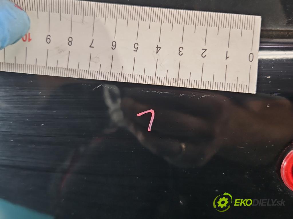 Vw New Beetle 1998-2010 2.0 8V 116 hp manual 85 kW 1984 cm3 3- zadní kufrové dveře  (Zadní kapoty)