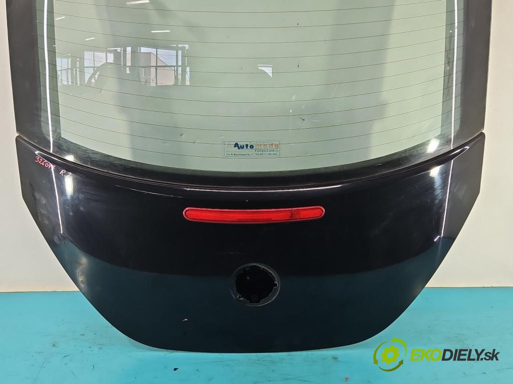 Vw New Beetle 1998-2010 2.0 8V 116 hp manual 85 kW 1984 cm3 3- zadní kufrové dveře  (Zadní kapoty)