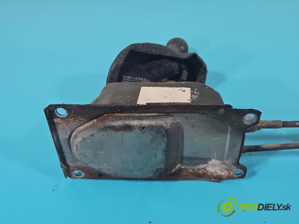 Vw Polo III 6N 1994-2001 1.4 mpi 60 HP manual 44 kW 1390 cm3 5- Páka: Změny: stupeň,rýchlosť  (Rýchlostné páky / kulisy)