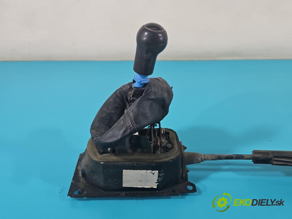 Vw Polo III 6N 1994-2001 1.4 mpi 60 HP manual 44 kW 1390 cm3 5- Páka: Změny: stupeň,rýchlosť  (Rýchlostné páky / kulisy)