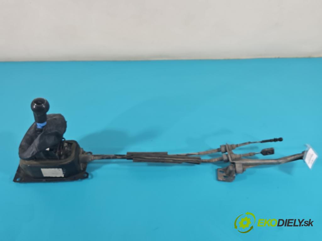 Vw Polo III 6N 1994-2001 1.4 mpi 60 HP manual 44 kW 1390 cm3 5- Páka: Změny: stupeň,rýchlosť  (Rýchlostné páky / kulisy)