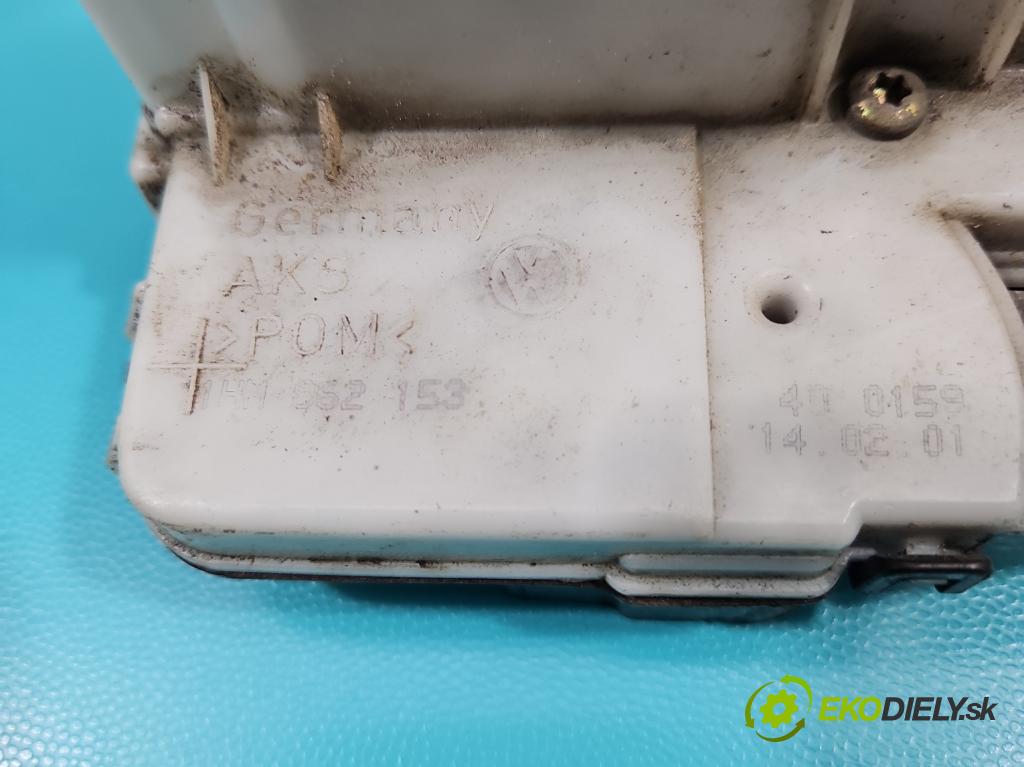 Vw Polo III 6N 1994-2001 1.4 16V 75 hp manual 55 kW 1390 cm3 5- zámek přední levý