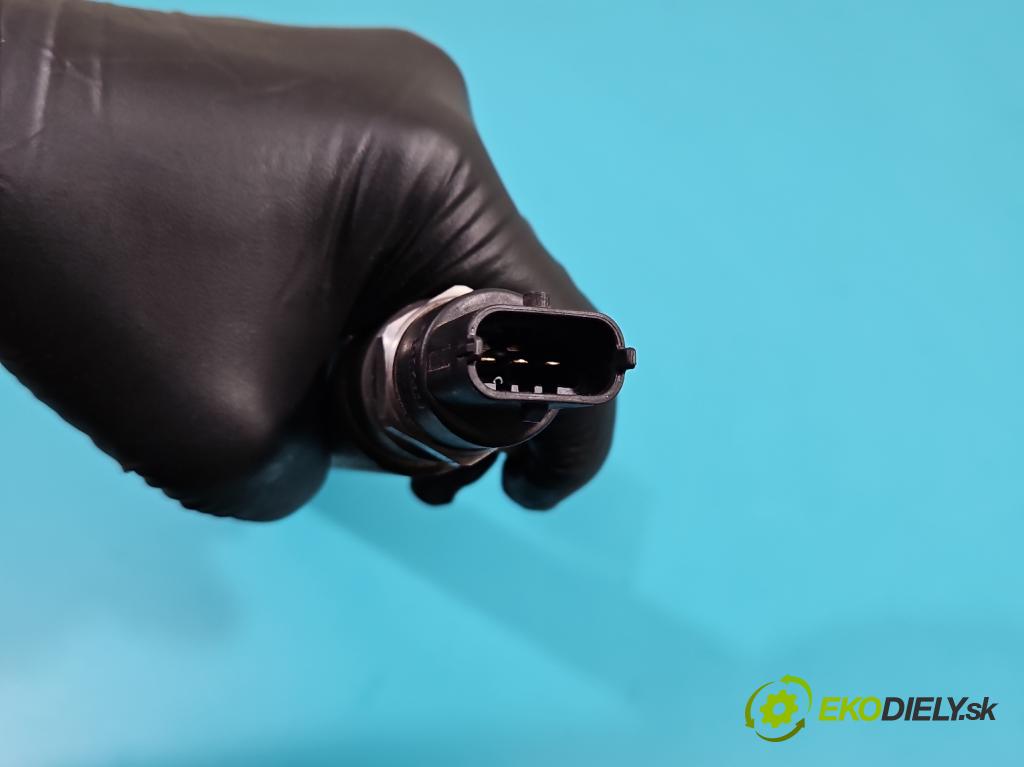 Honda Civic VIII 2006-2011 2.2 140 HP manual 103 kW 2204 cm3 5- lišta vstrekovacia 0445214121 (Vstrekovacie lišty)