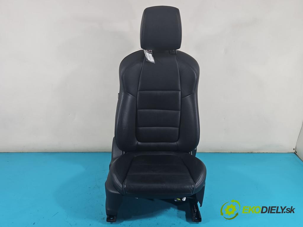 Mazda CX-5 2012-2017 2.2d 175 HP manual 129 kW 2191 cm3 5- Sedačka pravý  (Sedačky, sedadlá)