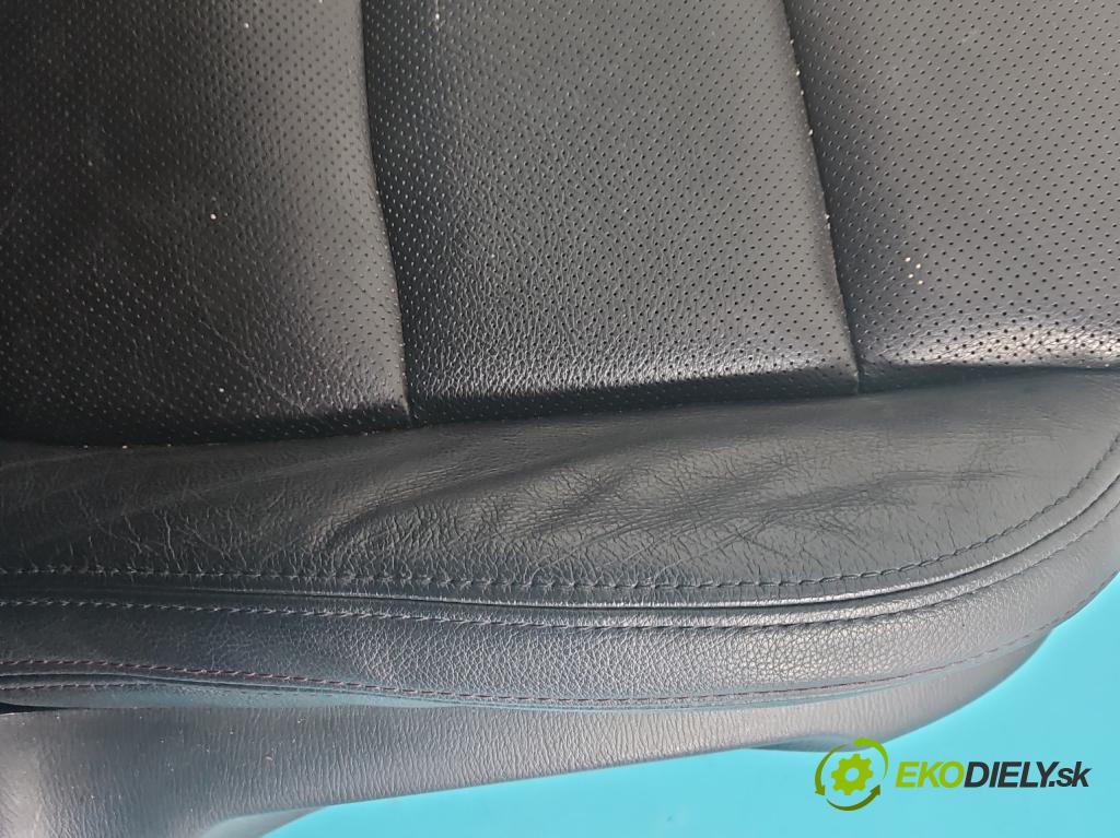 Mazda CX-5 2012-2017 2.2d 175 HP manual 129 kW 2191 cm3 5- Sedačka pravý  (Sedačky, sedadlá)