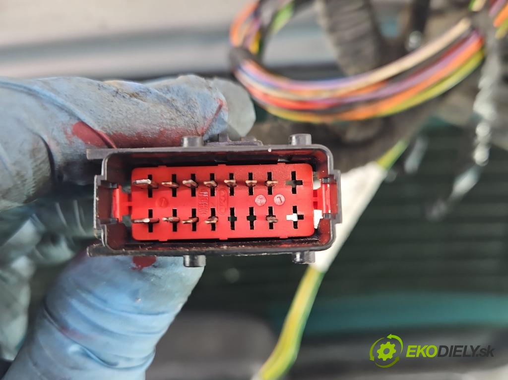 Peugeot 206 1.6 16V 109 hp manual 80 kW 1587 cm3 5- zadní kufrové dveře  (Zadní kapoty)