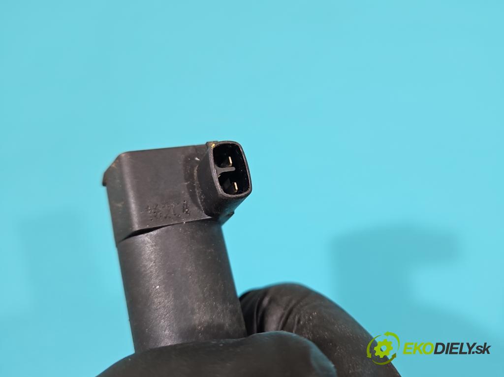 Dacia Duster I 2010-2018 1.6 16v 105 HP manual 77 kW 1598 cm3 5- cievka zapaľovacia 8200765882 (Zapaľovacie cievky, moduly)