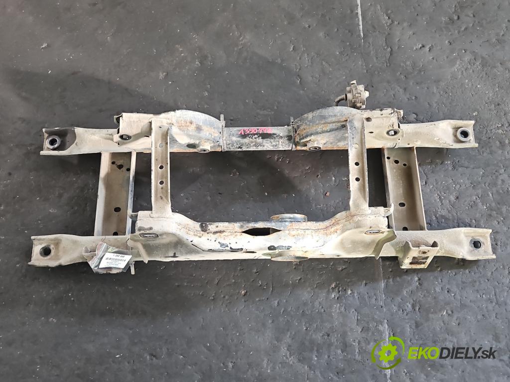 Dacia Duster I 2010-2018 1.6 16v 105 hp manual 77 kW 1598 cm3 5- zadní výztuha 554030064R (Výztuhy zadní)