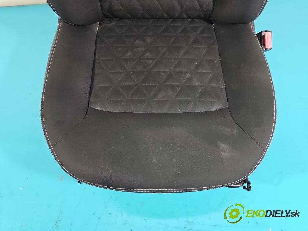 Dacia Duster I 2010-2018 1.6 16v 105 HP manual 77 kW 1598 cm3 5- Sedačka pravý  (Sedačky, sedadlá)