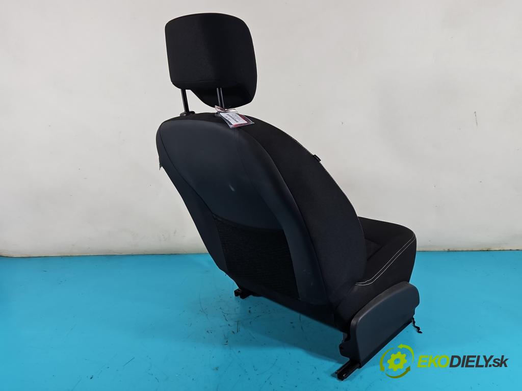 Dacia Duster I 2010-2018 1.6 16v 105 HP manual 77 kW 1598 cm3 5- Sedačka pravý  (Sedačky, sedadlá)