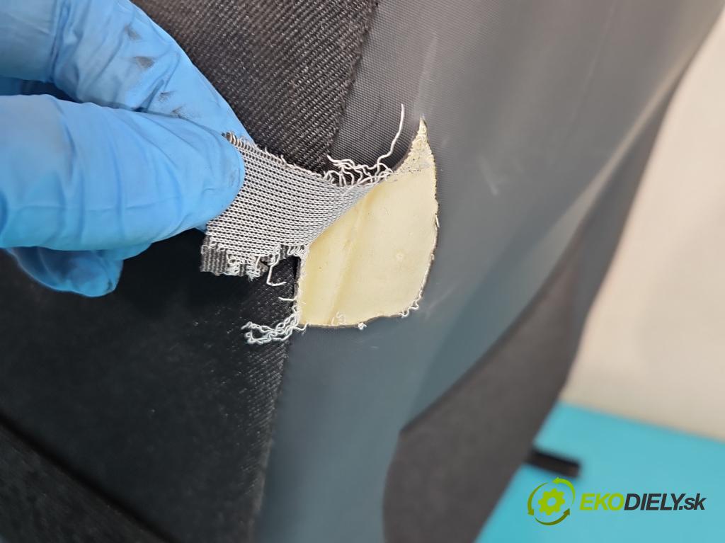 Dacia Duster I 2010-2018 1.6 16v 105 HP manual 77 kW 1598 cm3 5- Sedačka pravý  (Sedačky, sedadlá)