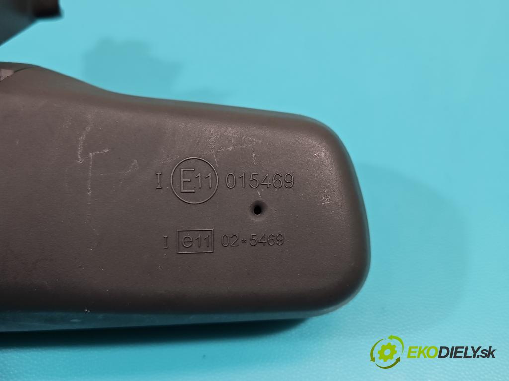 Volvo S60 I 2000-2010 2.4 D5 185 hp manual 136 kW 2400 cm3 4- zpětné zrcátko vnitřní  (Světla vnitřní)