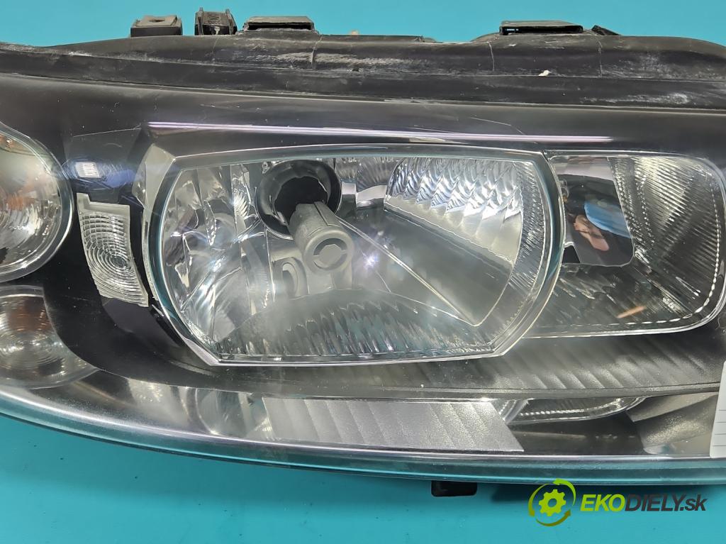 Volvo S60 I 2000-2010 2.4 D5 185 HP manual 136 kW 2400 cm3 4- Reflektor: pravý 30784249 (Pravé)