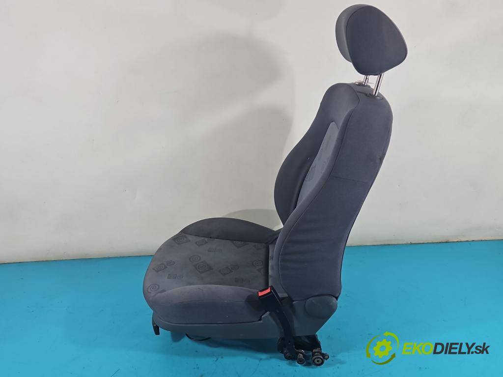 Seat Leon I 1999-2005 1.6 SR 101 HP manual 74 kW 1595 cm3 5- Sedačka pravý  (Sedačky, sedadlá)