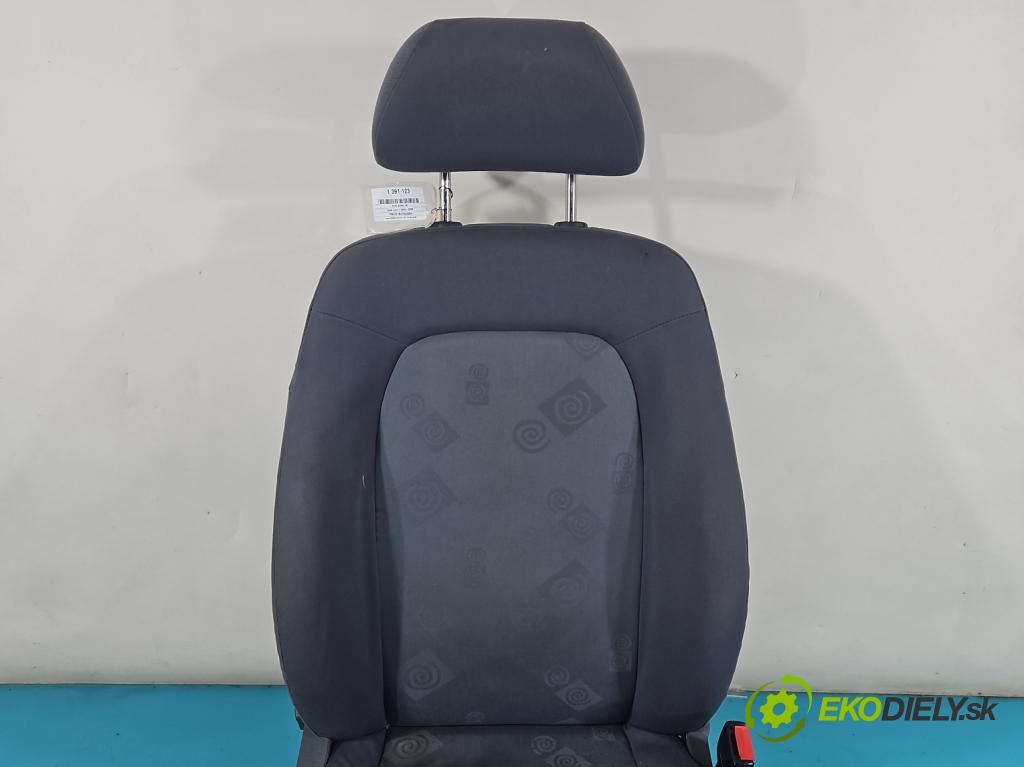 Seat Leon I 1999-2005 1.6 SR 101 HP manual 74 kW 1595 cm3 5- Sedačka pravý  (Sedačky, sedadlá)