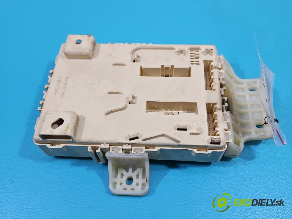 Hyundai Ix35 2.0 crdi 136hp manual 100 kW 1995 cm3 5- skříňka pojistková 91950-2S521 (Pojistkové skříňky)