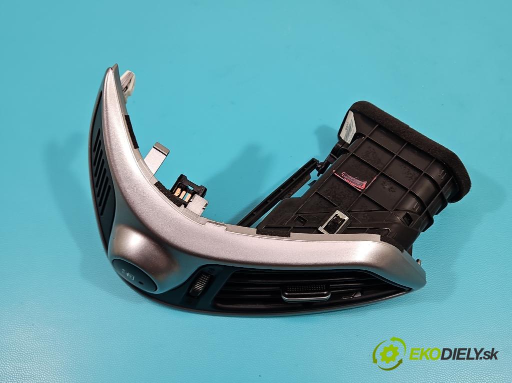 Hyundai Ix35 2.0 crdi 136 HP manual 100 kW 1995 cm3 5- Mřížka: kúrenia stredová 974102S000 (Mriežky kúrenia (fukáre))