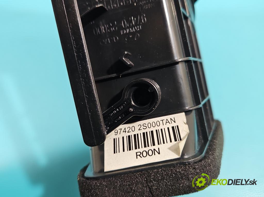 Hyundai Ix35 2.0 crdi 136 HP manual 100 kW 1995 cm3 5- Mřížka: kúrenia stredová 97420-2S000 (Mriežky kúrenia (fukáre))