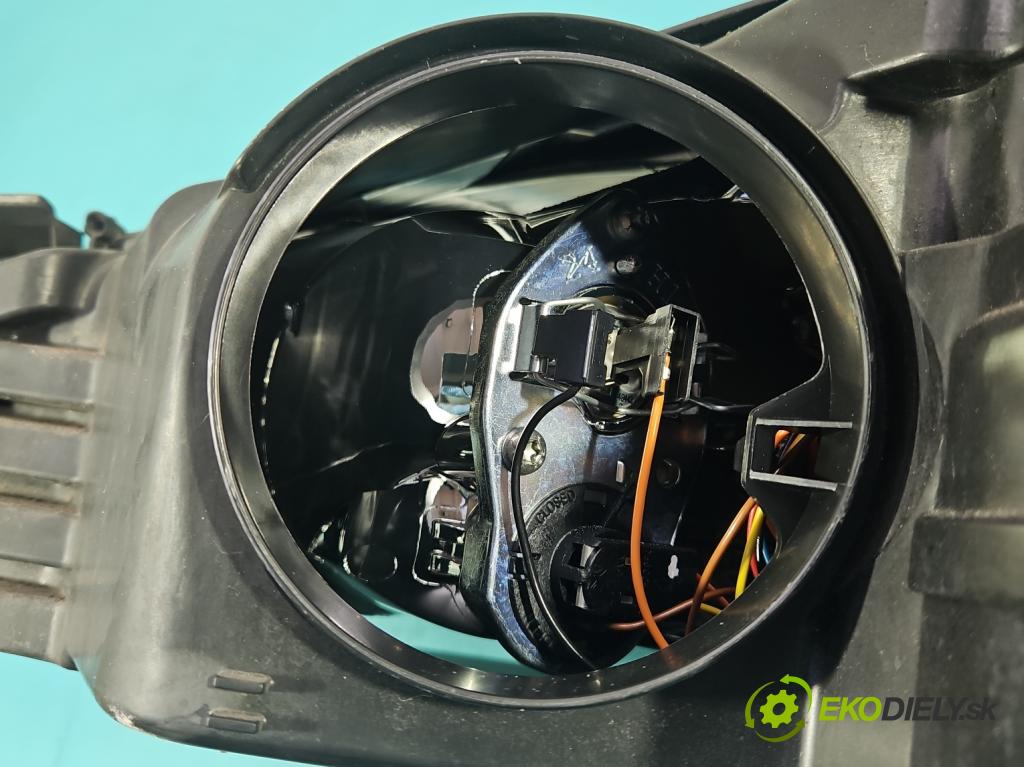 Peugeot 308 I 2007-2013 1.6 16V 120 HP manual 88 kW 1598 cm3 5- Reflektor: pravý 9656162480 (Pravé)