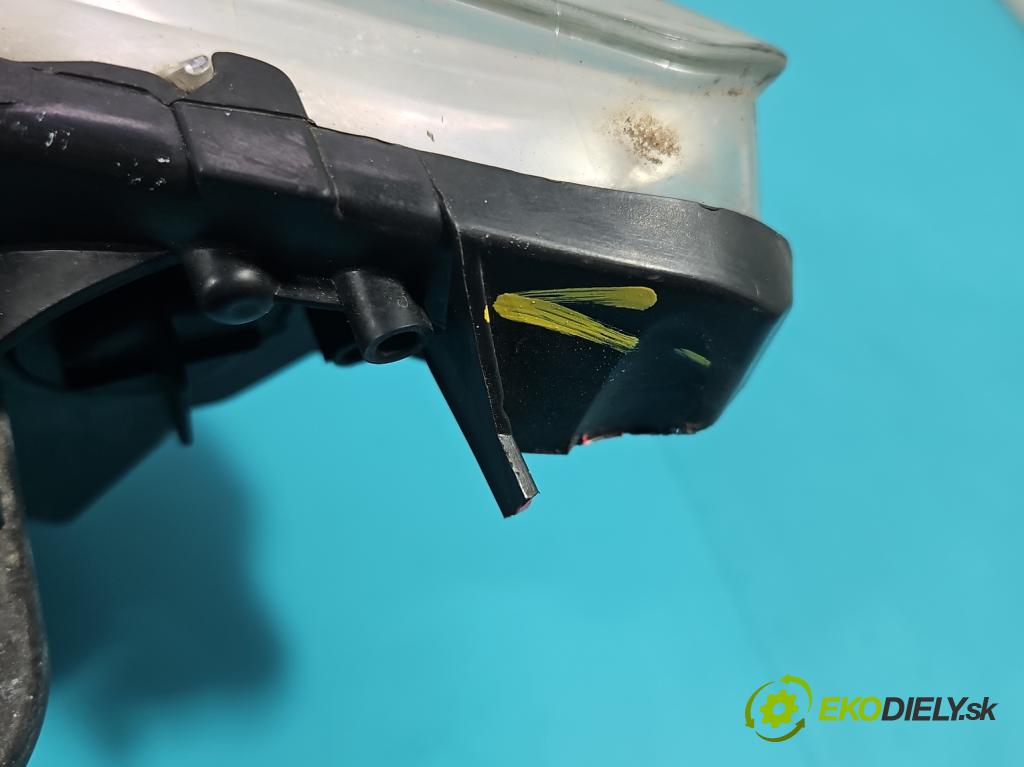 Peugeot 308 I 2007-2013 1.6 16V 120 HP manual 88 kW 1598 cm3 5- Reflektor: pravý 9656162480 (Pravé)