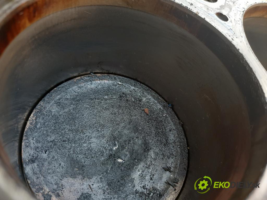 Vw Passat B5 1995-2005 1.8 T 150 HP manual 110 kW 1781 cm3 5- Blok motora AEB (Blok motora)