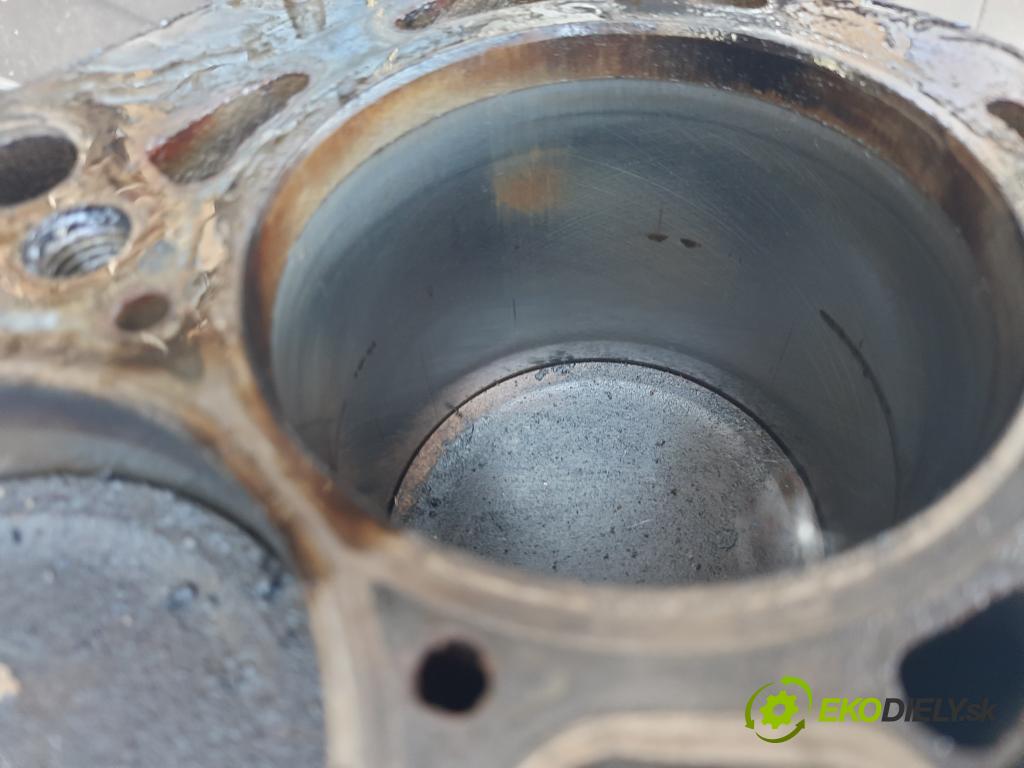 Vw Passat B5 1995-2005 1.8 T 150 HP manual 110 kW 1781 cm3 5- Blok motora AEB (Blok motora)