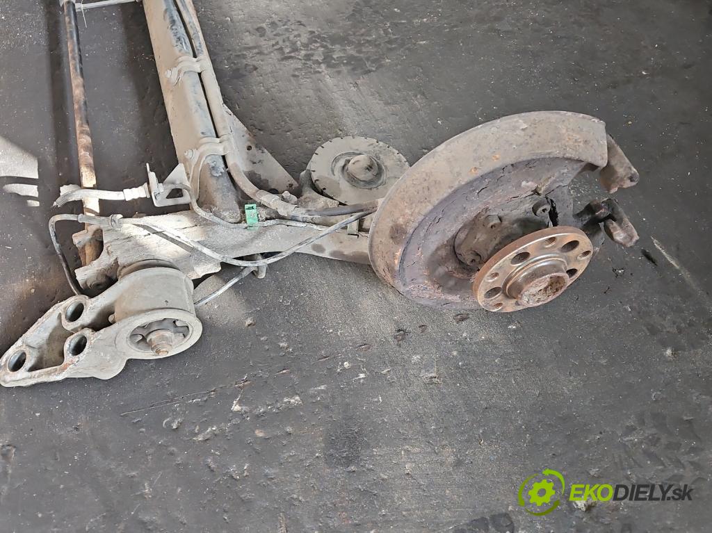 Vw Passat B5 1995-2005 1.8 T 150 hp manual 110 kW 1781 cm3 5- zadní výztuha  (Výztuhy zadní)