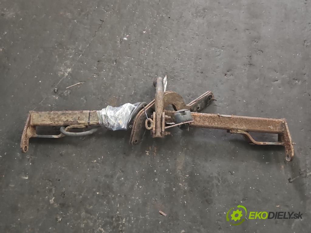 Peugeot 308 I 2007-2013 1.6 16V 120 hp manual 88 kW 1598 cm3 5- oko tažné  (Tažná zařízení)