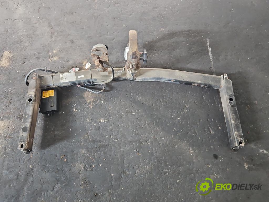 Audi A4 B6 2000-2004 2.0 20V 131 hp manual 96 kW 1984 cm3 5- oko tažné  (Tažná zařízení)