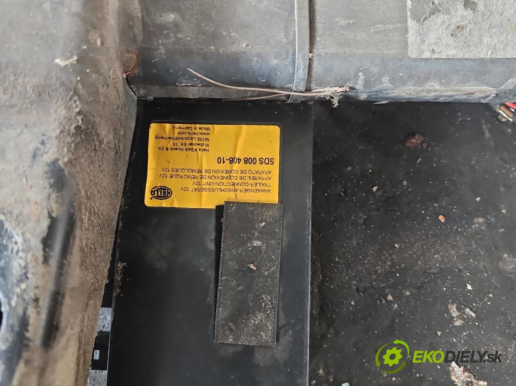 Audi A4 B6 2000-2004 2.0 20V 131 hp manual 96 kW 1984 cm3 5- oko tažné  (Tažná zařízení)