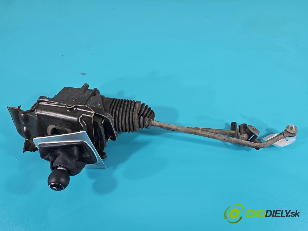 Audi A4 B6 2000-2004 2.0 20V 131 HP manual 96 kW 1984 cm3 5- Páka: Změny: stupeň,rýchlosť 8E0711025 (Rýchlostné páky / kulisy)