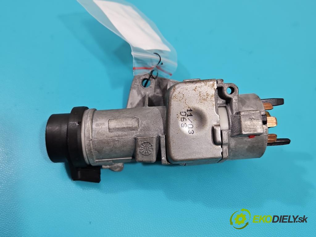 Audi A4 B6 2000-2004 2.0 20V 131 HP manual 96 kW 1984 cm3 5- Spínačka 4B0905851G (Spínacie skrinky a kľúče)