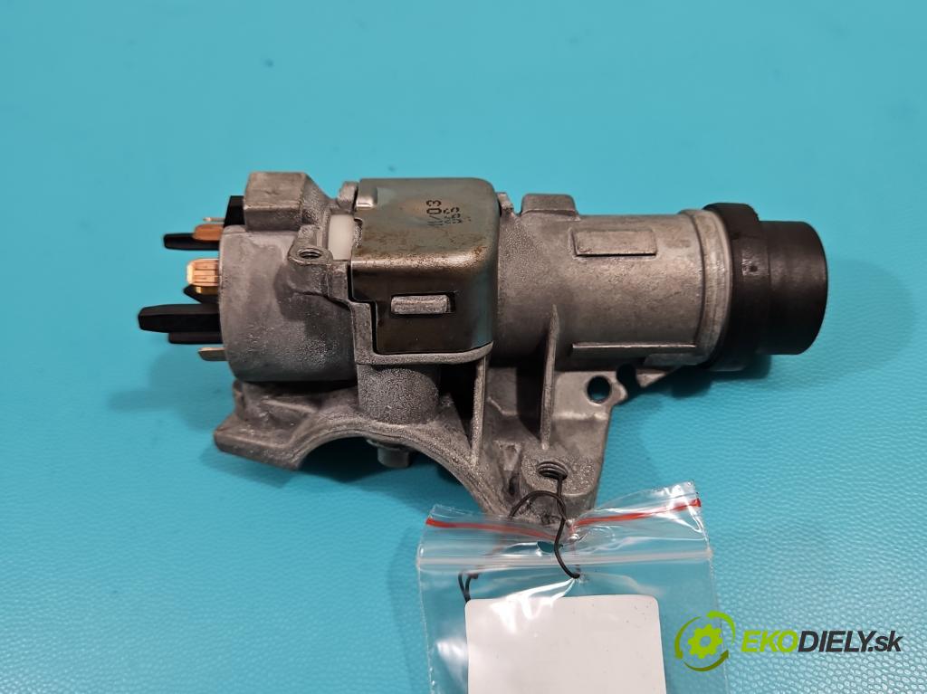 Audi A4 B6 2000-2004 2.0 20V 131 HP manual 96 kW 1984 cm3 5- Spínačka 4B0905851G (Spínacie skrinky a kľúče)