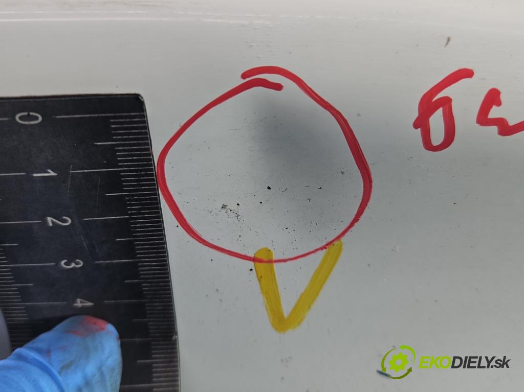 Toyota Avensis I T22 1997-2003 1.6 16V 110 hp manual 81 kW 1587 cm3 4- zadní kufrové dveře  (Zadní kapoty)