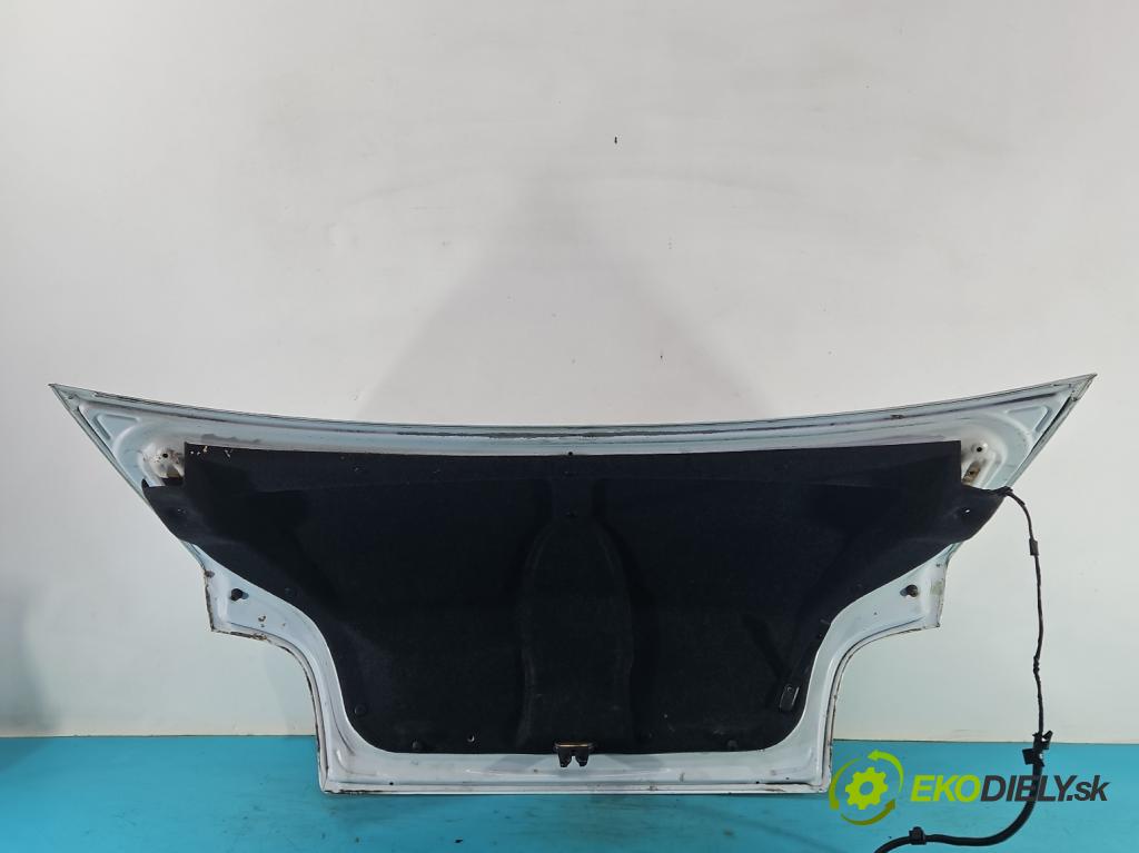 Toyota Avensis I T22 1997-2003 1.6 16V 110 hp manual 81 kW 1587 cm3 4- zadní kufrové dveře  (Zadní kapoty)