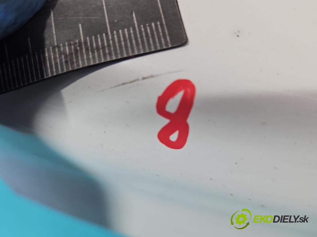 Toyota Avensis I T22 1997-2003 1.6 16V 110 hp manual 81 kW 1587 cm3 4- zadní kufrové dveře  (Zadní kapoty)