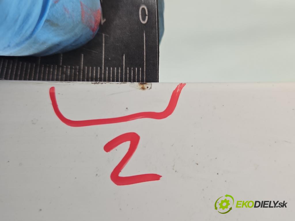 Toyota Avensis I T22 1997-2003 1.6 16V 110 hp manual 81 kW 1587 cm3 4- zadní kufrové dveře  (Zadní kapoty)