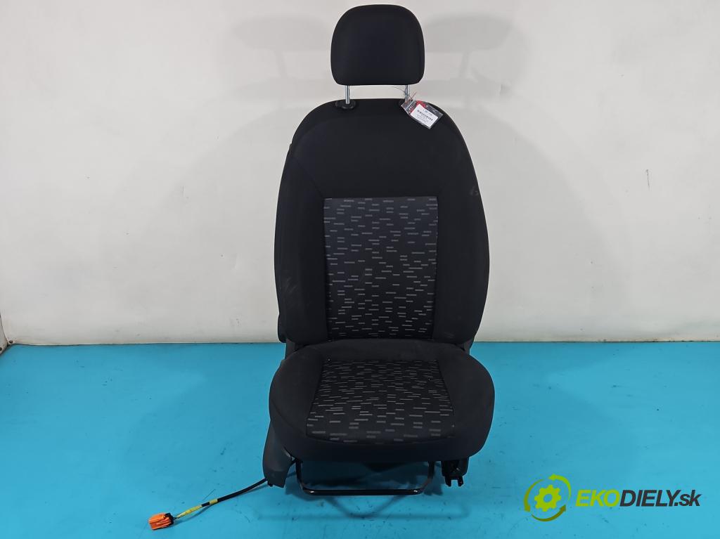 Opel Combo D 2011-2018 1.6 cdti 105 HP manual 77 kW 1598 cm3 5- Sedačka pravý  (Sedačky, sedadlá)