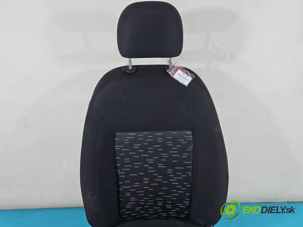 Opel Combo D 2011-2018 1.6 cdti 105 HP manual 77 kW 1598 cm3 5- Sedačka pravý  (Sedačky, sedadlá)