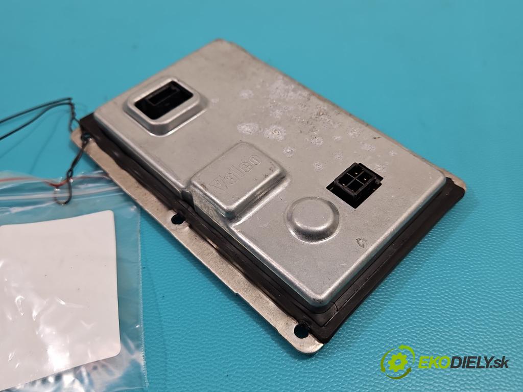 Audi A4 B6 2000-2004 2.0 20V 131 HP manual 96 kW 1984 cm3 5- střídač: xenon 89030471 (Riadiace jednotky xenónu)