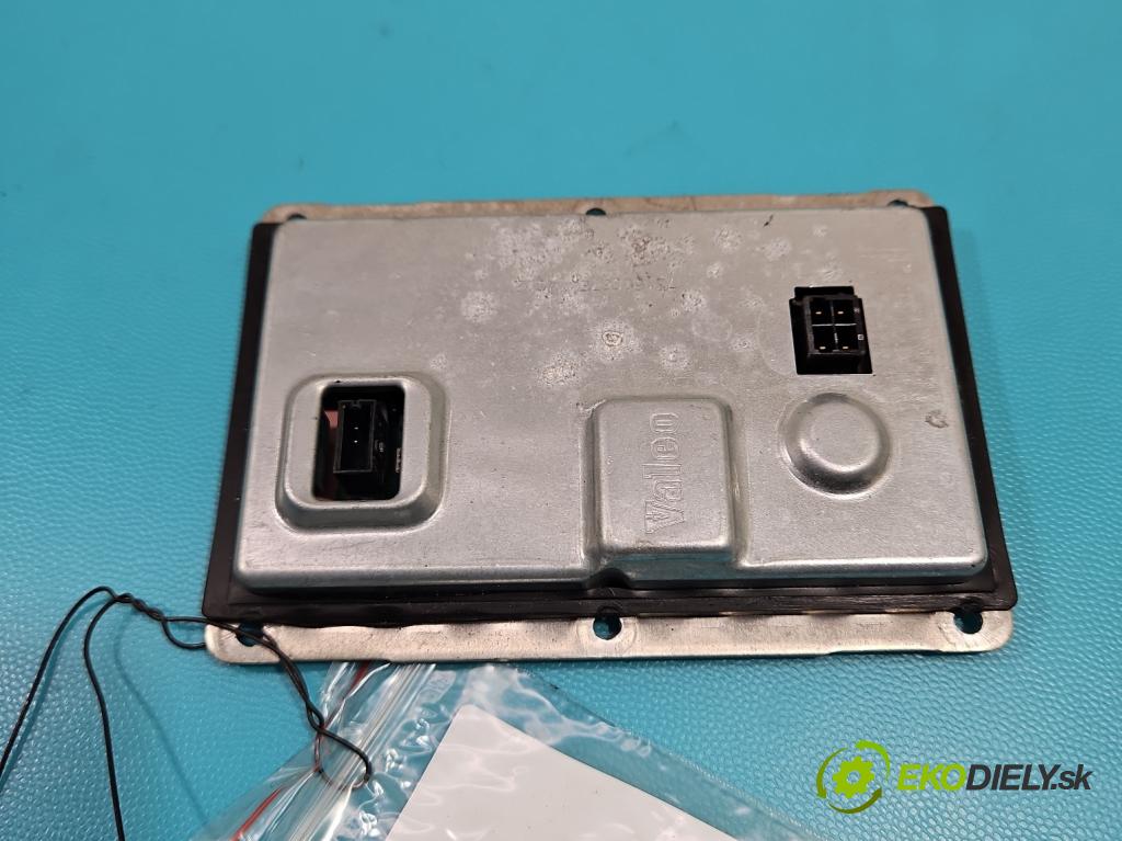 Audi A4 B6 2000-2004 2.0 20V 131 HP manual 96 kW 1984 cm3 5- střídač: xenon 89030471 (Riadiace jednotky xenónu)