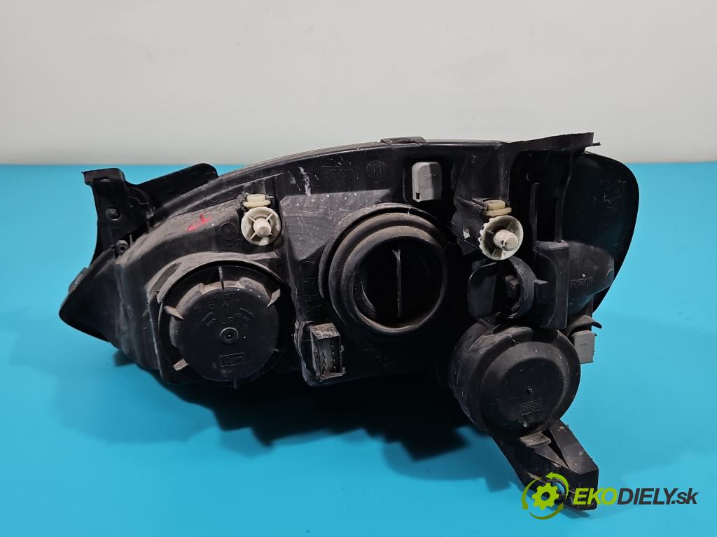 Opel Corsa C 2000-2006 1.0 12V 58 HP manual 43 kW 973 cm3 3- Reflektor: pravý  (Pravé)