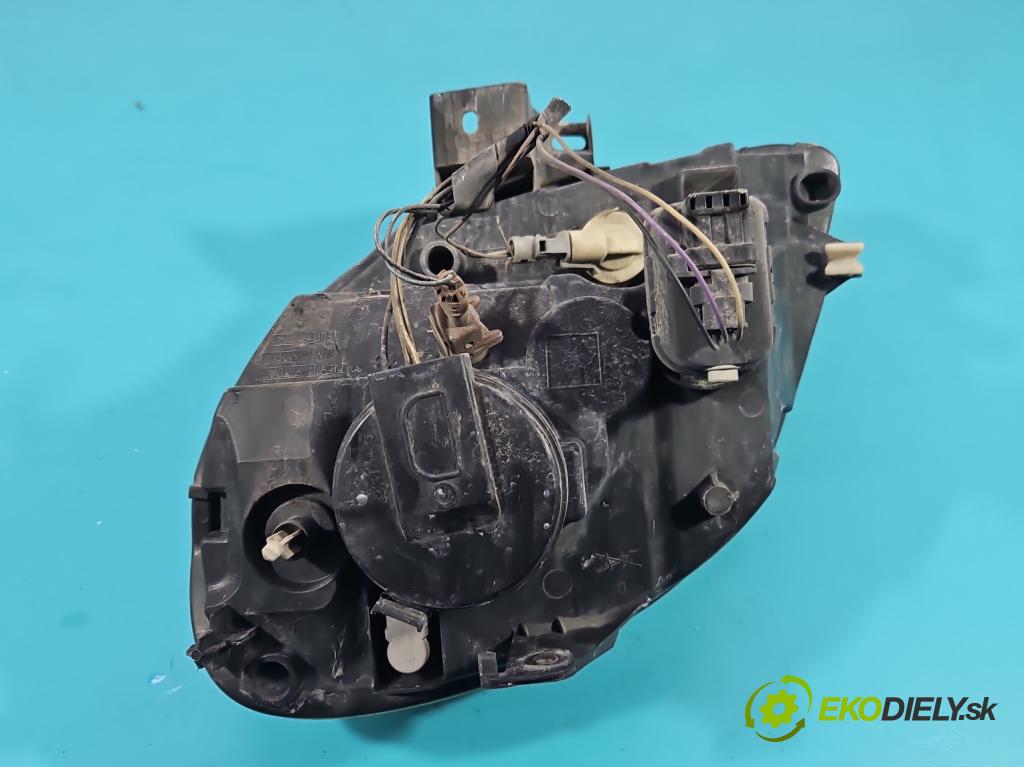 Renault Kangoo I 1998-2008 1.5 dci 65 HP manual 48 kW 1461 cm3 5- Reflektor: pravý 8200236591 (Pravé)