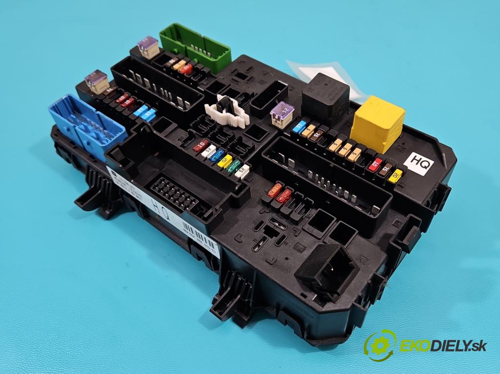 Opel Zafira B 2005-2014 1.9 cdti 120 hp manual 88 kW 1910 cm3 5- skříňka pojistková 13220831 (Pojistkové skříňky)