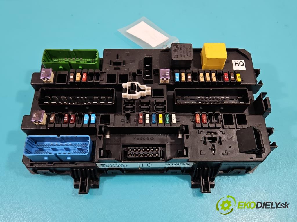 Opel Zafira B 2005-2014 1.9 cdti 120 hp manual 88 kW 1910 cm3 5- skříňka pojistková 13220831 (Pojistkové skříňky)