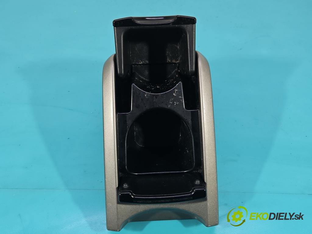 Toyota Prius II XW20 2003-2009 1.5 77 HP automatic 57 kW 1497 cm3 5- Rukojeť: na nápoje: 1A8C1-009G (Úchyty, držiaky na nápoje)