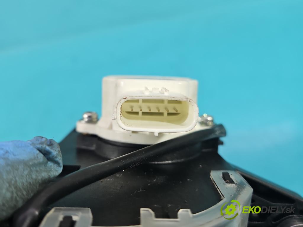 Toyota Prius II XW20 2003-2009 1.5 77 HP automatic 57 kW 1497 cm3 5- Páka: Změny: stupeň,rýchlosť  (Rýchlostné páky / kulisy)