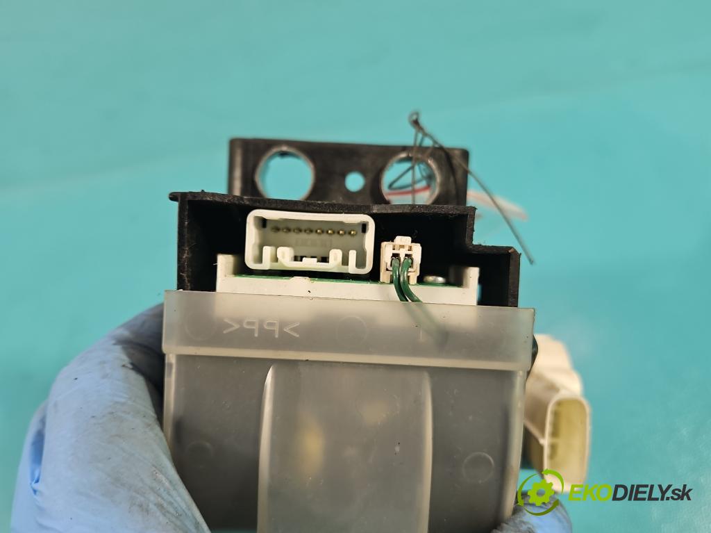 Toyota Prius II XW20 2003-2009 1.5 77 HP automatic 57 kW 1497 cm3 5- Páka: Změny: stupeň,rýchlosť  (Rýchlostné páky / kulisy)