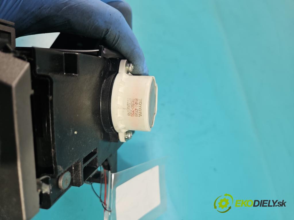 Toyota Prius II XW20 2003-2009 1.5 77 HP automatic 57 kW 1497 cm3 5- Páka: Změny: stupeň,rýchlosť  (Rýchlostné páky / kulisy)